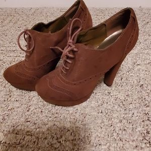Brown suede platform heals